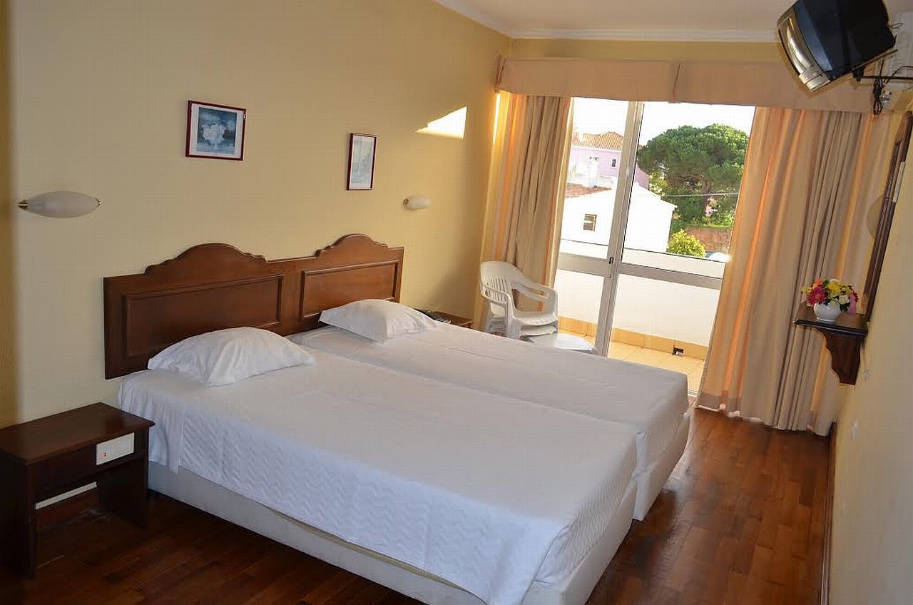 Wot Lagos Montemar ภายนอก รูปภาพ